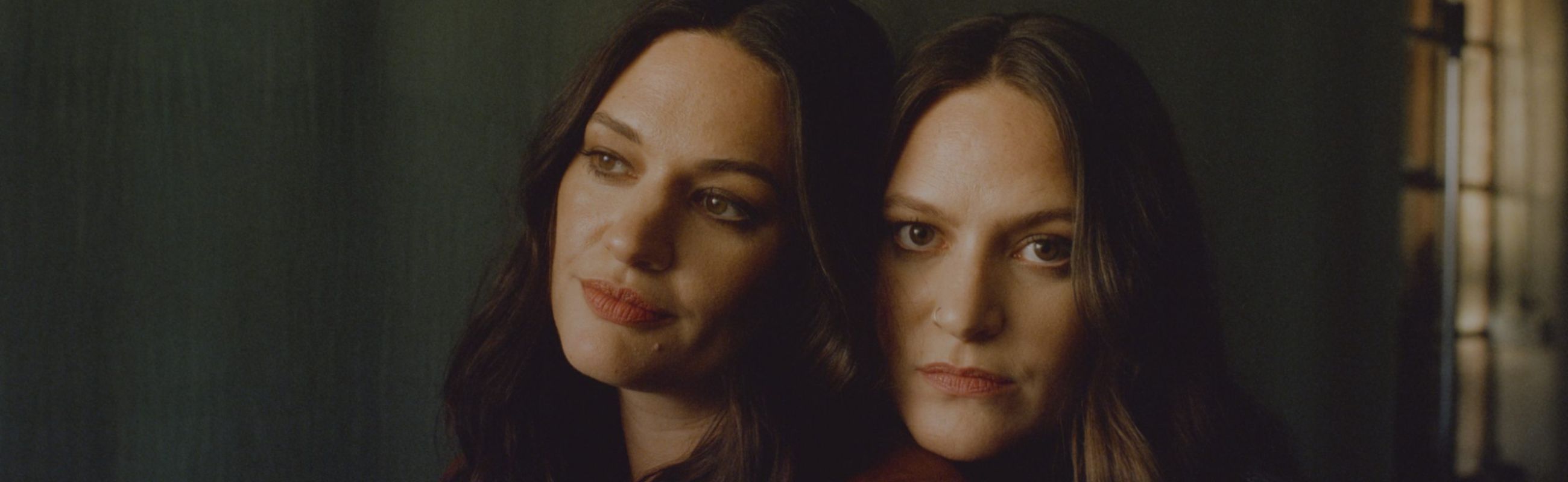 THE STAVES PHOTO
