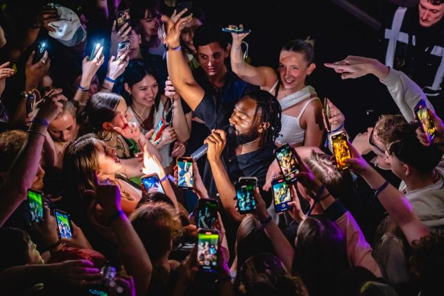 Only 10 days now until @d2dfest takes over the Rooms and blesses us with some sweet sweet music. Let's take a look at some of the incredible acts we've seen before including @femitahiru + @youthful.wizardry + @kofistone_ + @iampixey to name but a few!

📸 Louisa Mae Photos
🎟️ Final remaining tickets available via @alttickets
